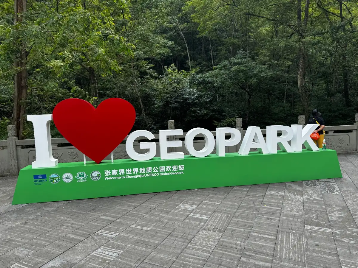 🚨 15 Things I Wish I Knew Before Visiting Zhangjiajie (Mistakes to Avoid!) 🚨